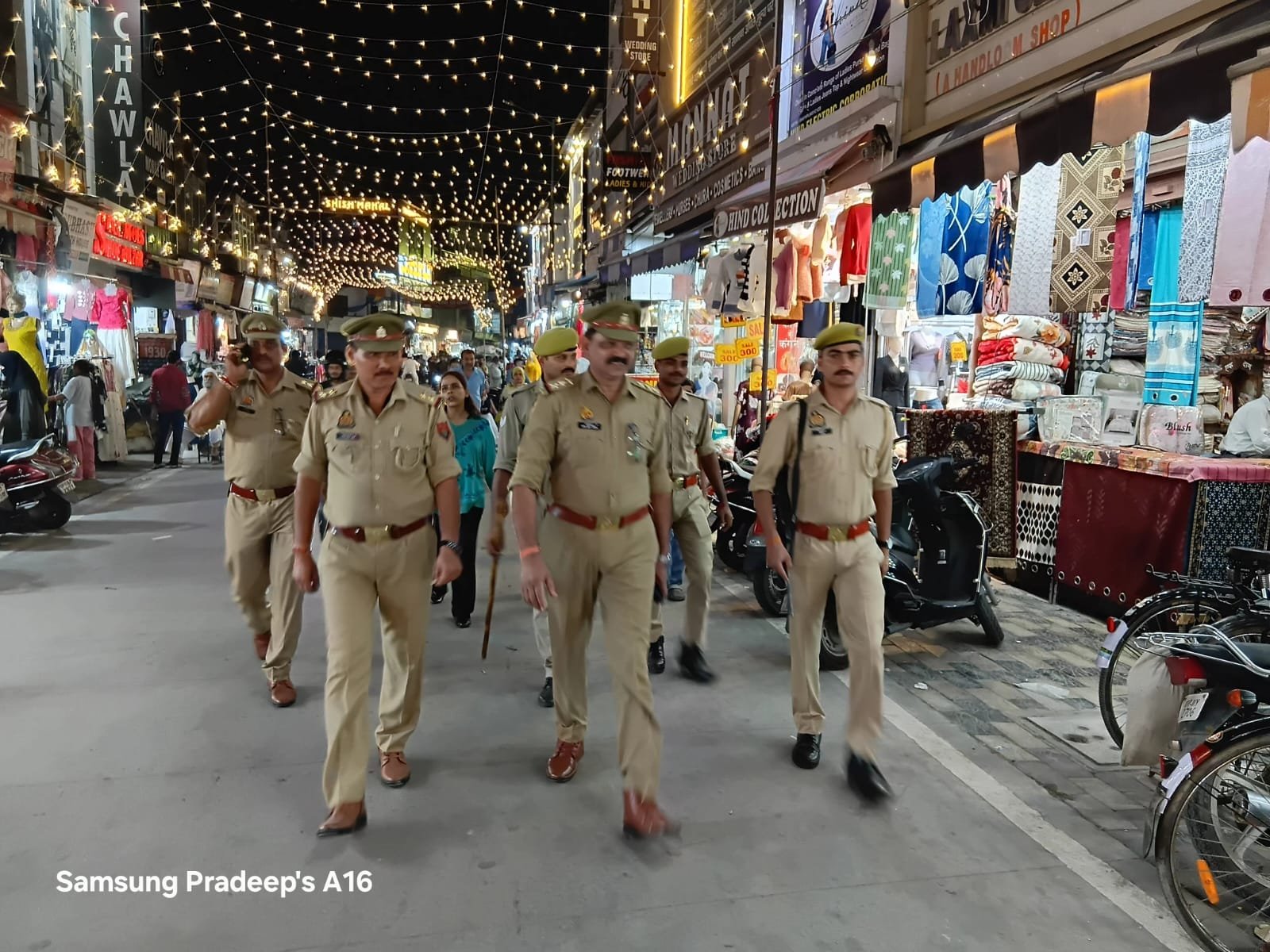 सहारनपुर पुलिस द्वारा सुरक्षा व्यवस्था के मद्देनज़र सघन पैदल गश्त एवं चेकिंग अभियान